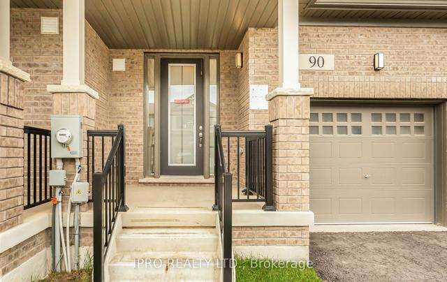 90 Freedom Cres, House attached with 3 bedrooms, 3 bathrooms and 2 parking in Hamilton ON | Image 12
