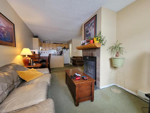210 - 2035 Panorama Drive, Condo with 2 bedrooms, 2 bathrooms and null parking in East Kootenay F BC | Image 12