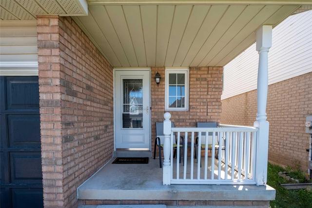5138 Porter St, House semidetached with 3 bedrooms, 2 bathrooms and 1 parking in Burlington ON | Image 2