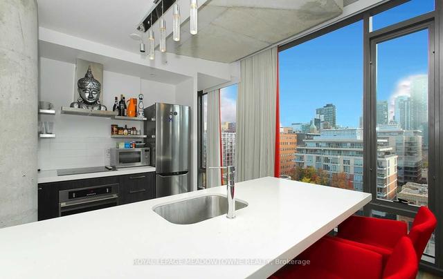 1010 - 560 King St W, Condo with 2 bedrooms, 2 bathrooms and 1 parking in Toronto ON | Image 10
