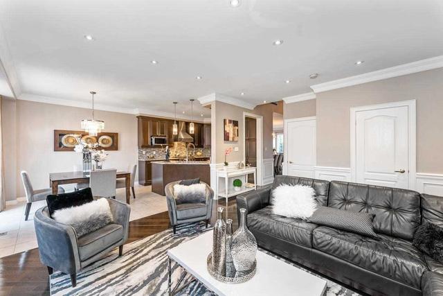 26 Josephine Rd, House detached with 4 bedrooms, 5 bathrooms and 6 parking in Vaughan ON | Image 3