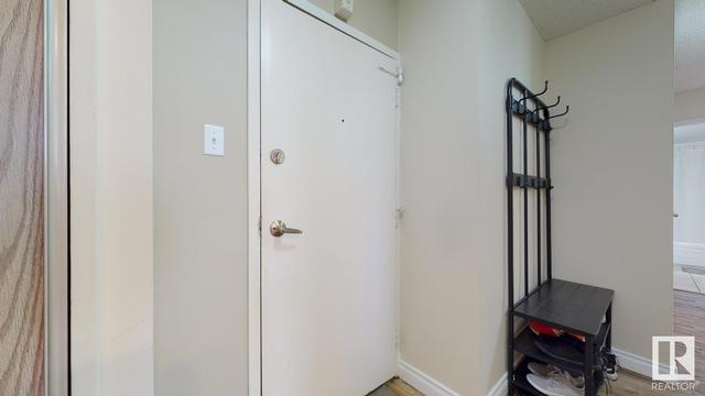 1006 - 10150 117 St Nw, Condo with 2 bedrooms, 1 bathrooms and null parking in Edmonton AB | Card Image