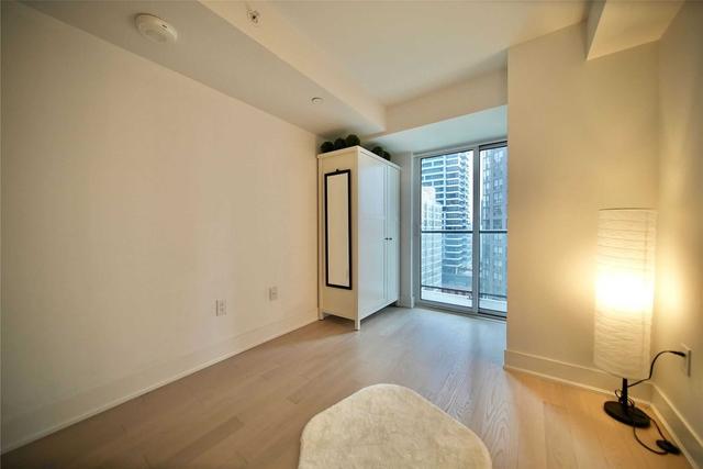 1318 - 955 Bay St, Condo with 1 bedrooms, 1 bathrooms and 0 parking in Toronto ON | Image 2