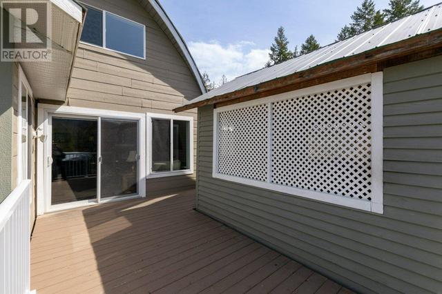 5800 97b Highway, House detached with 3 bedrooms, 2 bathrooms and 99 parking in Columbia Shuswap D BC | Image 30