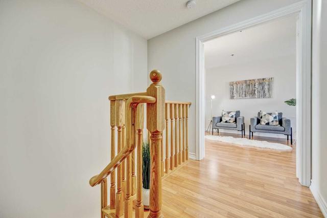 7 Collip Pl, House attached with 4 bedrooms, 4 bathrooms and 2 parking in Toronto ON | Image 18