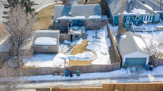 704 Imperial Way Sw, House detached with 4 bedrooms, 3 bathrooms and 4 parking in Calgary AB | Image 39