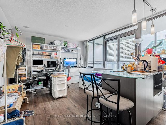 1210 - 110 Charles St E, Condo with 1 bedrooms, 1 bathrooms and 0 parking in Toronto ON | Image 26