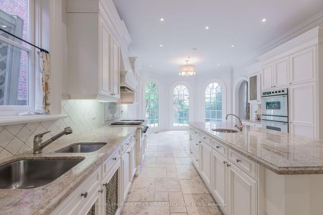 171 Roxborough Dr, House detached with 5 bedrooms, 7 bathrooms and 6 parking in Toronto ON | Image 34