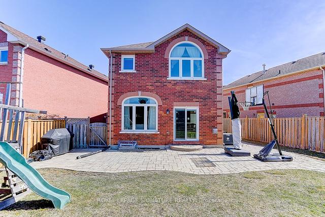 219 Milliken Meadows Dr, House attached with 3 bedrooms, 5 bathrooms and 6 parking in Markham ON | Image 33
