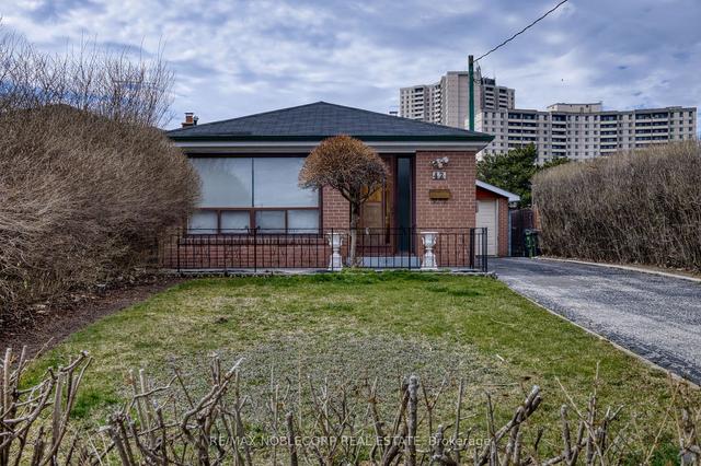 42 Yellowstone St, House semidetached with 3 bedrooms, 2 bathrooms and 3 parking in Toronto ON | Image 1