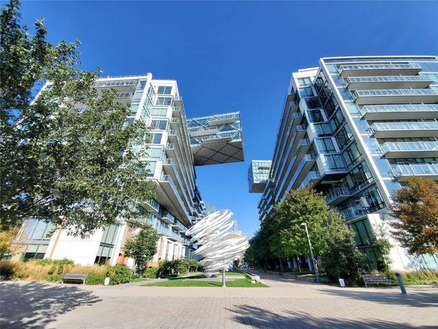 501 - 29 Queens Quay E, Condo with 2 bedrooms, 2 bathrooms and 1 parking in Toronto ON | Image 12