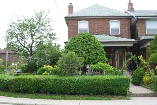 363 Lauder Ave E, House detached with 3 bedrooms, 2 bathrooms and 3 parking in Toronto ON | Image 1