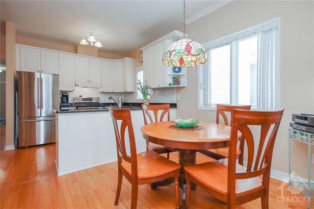 27 Upwood Street, House detached with 3 bedrooms, 3 bathrooms and 3 parking in Ottawa ON | Image 19