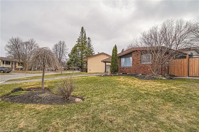 991 Albany Court, House detached with 4 bedrooms, 2 bathrooms and 3 parking in Peterborough ON | Image 1