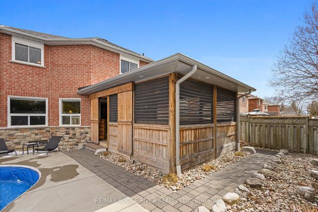 12 Kenny Crt, House detached with 4 bedrooms, 3 bathrooms and 6 parking in Whitby ON | Image 32
