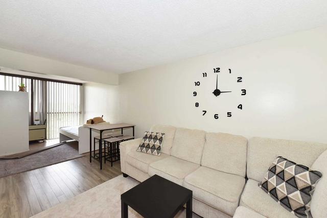 402 - 41 Markbrook Lane, Condo with 2 bedrooms, 2 bathrooms and 1 parking in Toronto ON | Image 4