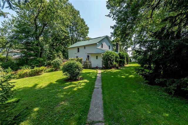 550 Lakeshore Road, House detached with 3 bedrooms, 2 bathrooms and 4 parking in Haldimand County ON | Image 3