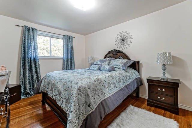 75 Ruthmar Cres, House semidetached with 3 bedrooms, 2 bathrooms and 3 parking in Toronto ON | Image 3