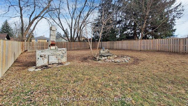 93 Poplar Rd, House detached with 2 bedrooms, 2 bathrooms and 4 parking in Toronto ON | Image 19