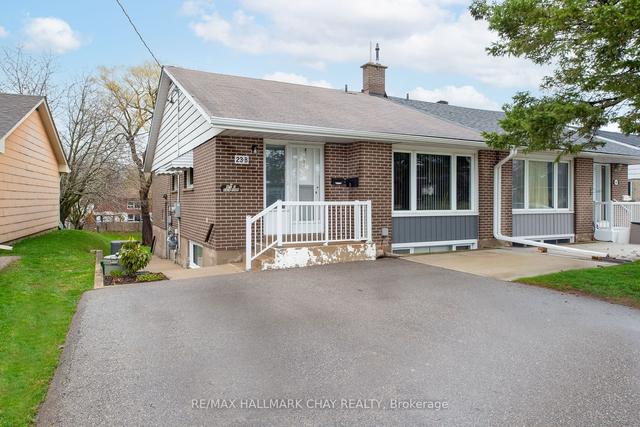 23b Davidson St, House detached with 2 bedrooms, 2 bathrooms and 4 parking in Barrie ON | Image 1