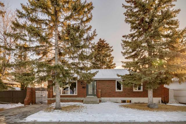 145 Hanover Road Sw, House detached with 3 bedrooms, 2 bathrooms and 4 parking in Calgary AB | Image 49