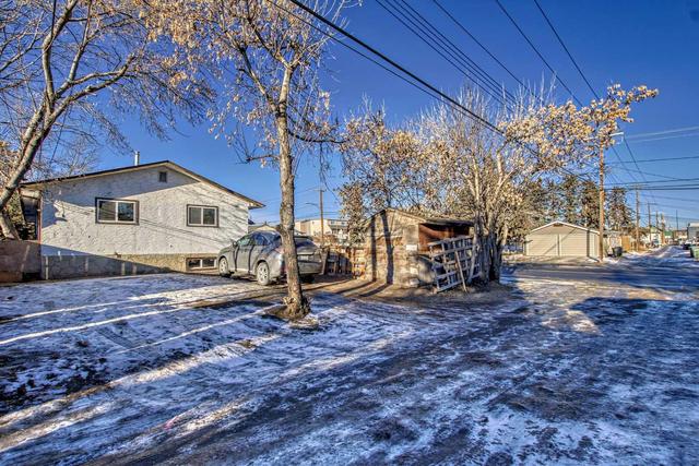 4203 19 Avenue Se, Home with 3 bedrooms, 1 bathrooms and 2 parking in Calgary AB | Image 26