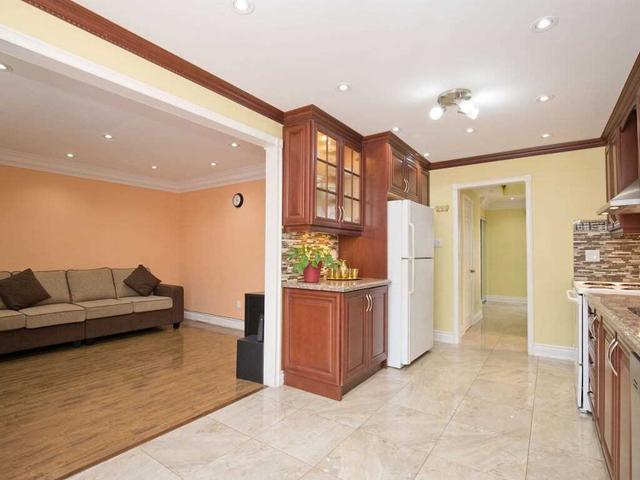84 Stanwell Dr, House detached with 3 bedrooms, 4 bathrooms and 5 parking in Brampton ON | Image 6
