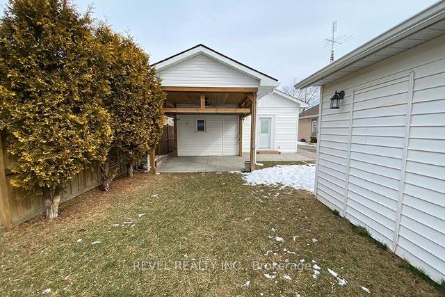 31 Kennedy St, House detached with 2 bedrooms, 2 bathrooms and 5 parking in Brantford ON | Image 24