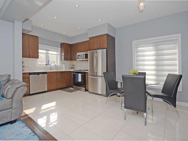 136 Westbank Tr, House semidetached with 3 bedrooms, 3 bathrooms and 3 parking in Hamilton ON | Image 25