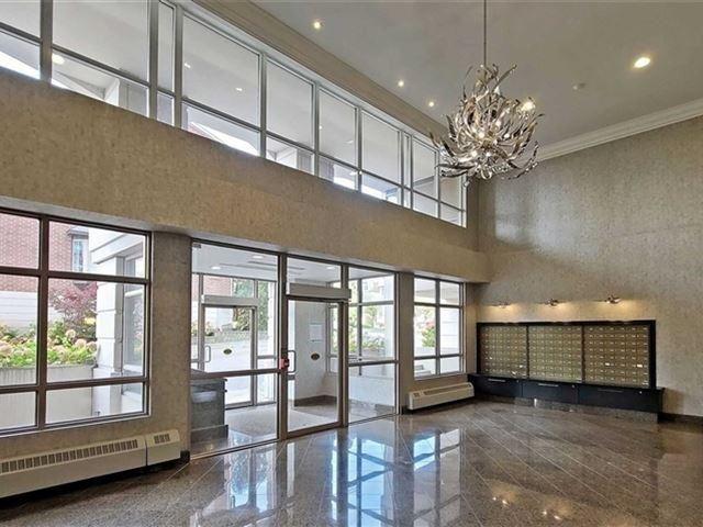 902 - 2 Clairtrell Rd, Condo with 2 bedrooms, 1 bathrooms and 1 parking in Toronto ON | Image 14