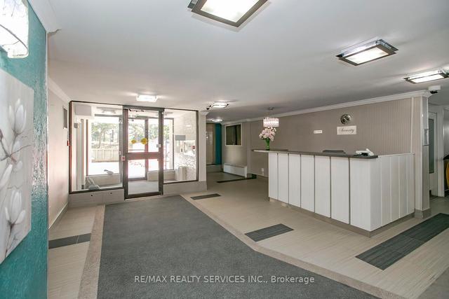 1003 - 15 Kensington Rd, Condo with 2 bedrooms, 1 bathrooms and 1 parking in Brampton ON | Image 23