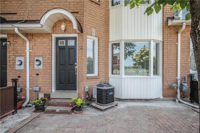 36 Glenashton Dr, House attached with 3 bedrooms, 4 bathrooms and 2 parking in Oakville ON | Image 2