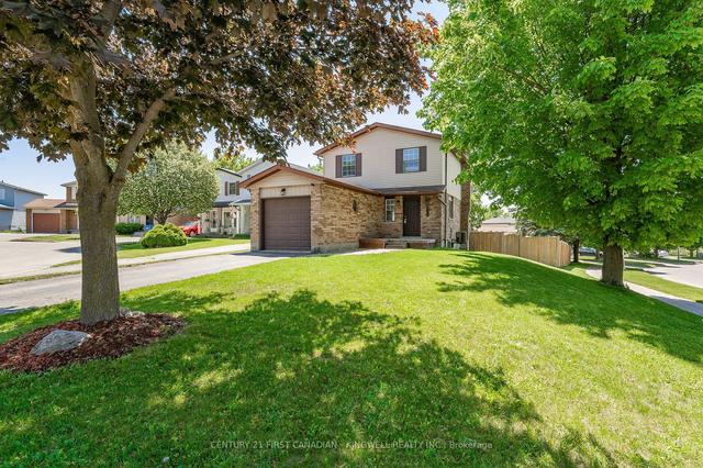 1 Holly Crt, House detached with 3 bedrooms, 2 bathrooms and 3 parking in Guelph ON | Image 12