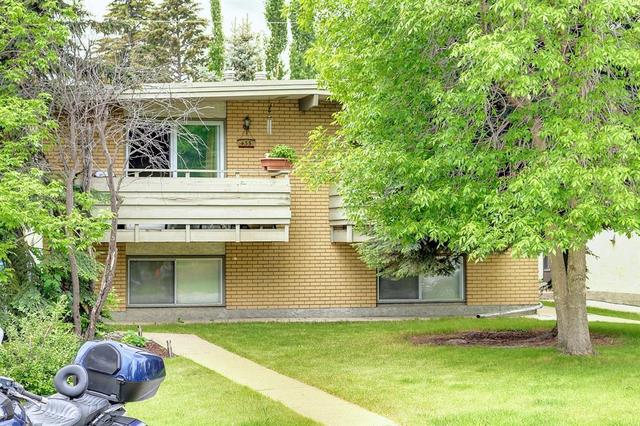 435 37 Street Sw, Home with 3 bedrooms, 1 bathrooms and 1 parking in Calgary AB | Card Image