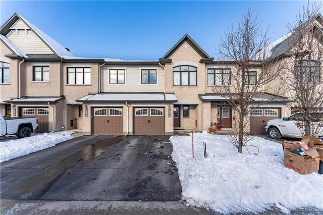 155 Calvington Avenue, Townhouse with 3 bedrooms, 3 bathrooms and 2 parking in Ottawa ON | Image 2