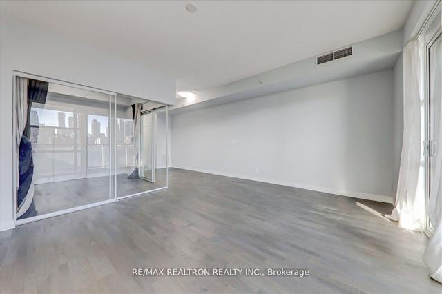 803 - 10 Willison Sq, Condo with 1 bedrooms, 1 bathrooms and 0 parking in Toronto ON | Image 3