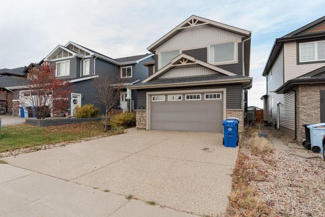 192 Huberman Way, House detached with 6 bedrooms, 3 bathrooms and 4 parking in Wood Buffalo AB | Image 2