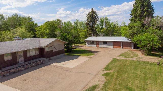 38052 Range Road 275, House detached with 5 bedrooms, 2 bathrooms and 4 parking in Red Deer County AB | Image 2