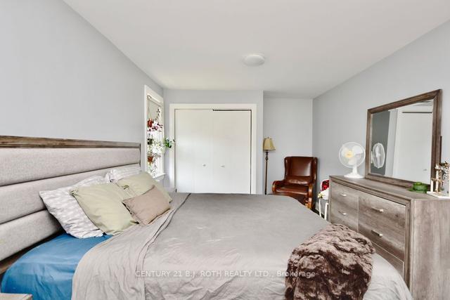 97 Queen St, House detached with 2 bedrooms, 2 bathrooms and 6 parking in Barrie ON | Image 8