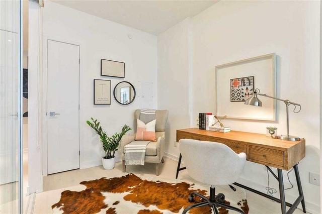 2408 - 488 University Ave, Condo with 2 bedrooms, 2 bathrooms and 0 parking in Toronto ON | Image 3