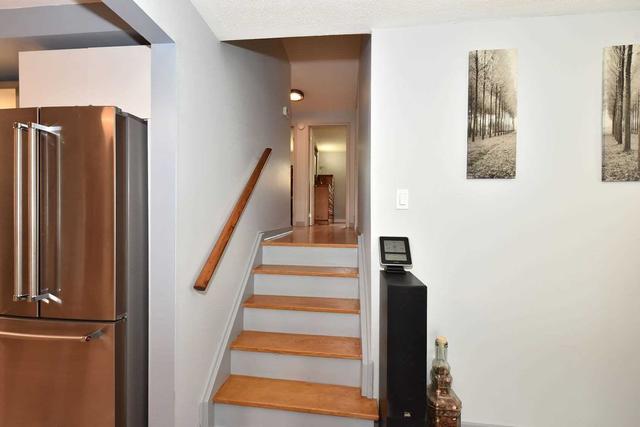 64 Harland Cres, House detached with 3 bedrooms, 1 bathrooms and 4 parking in Ajax ON | Image 11