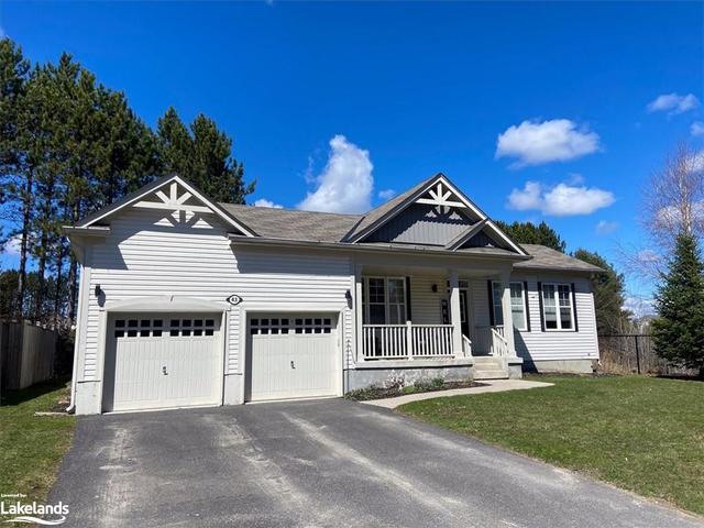 43 Clearbrook Trail, House detached with 3 bedrooms, 2 bathrooms and 6 parking in Bracebridge ON | Image 1