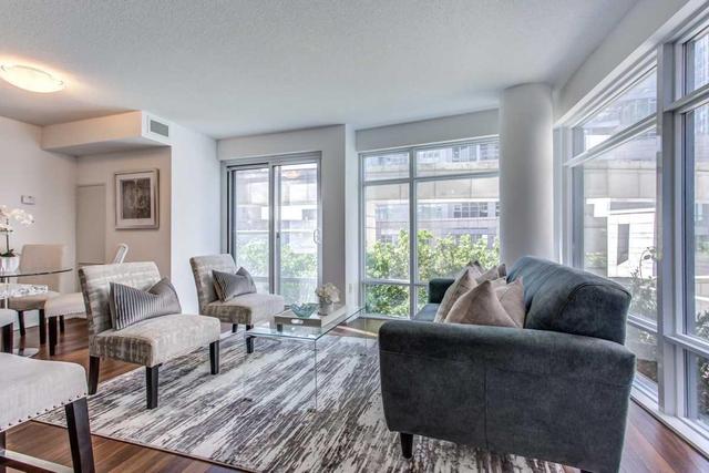 405 - 2191 Yonge St, Condo with 2 bedrooms, 2 bathrooms and 1 parking in Toronto ON | Image 7