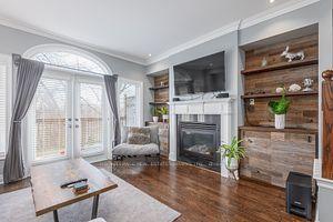 37 Leaves Terr, House attached with 2 bedrooms, 2 bathrooms and 2 parking in Toronto ON | Image 3