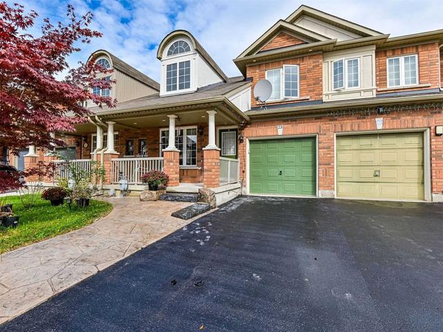 23 Wall St, House attached with 3 bedrooms, 3 bathrooms and 4 parking in Brampton ON | Image 1