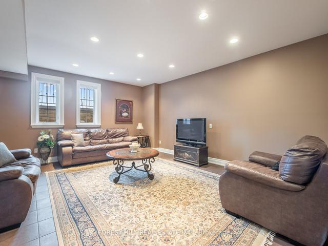 18 Highland Hill, House detached with 4 bedrooms, 5 bathrooms and 4 parking in Toronto ON | Image 13
