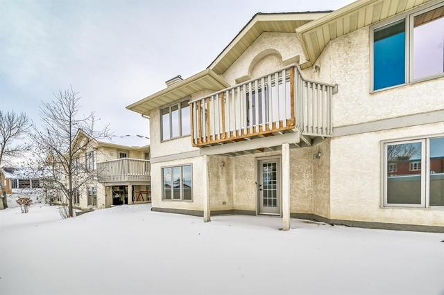120 Edgepark Villas Nw, Home with 3 bedrooms, 3 bathrooms and 2 parking in Calgary AB | Image 31