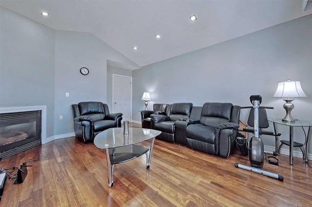 88 Perfitt Cres, House detached with 3 bedrooms, 4 bathrooms and 5 parking in Ajax ON | Image 9