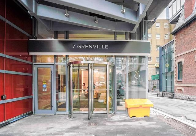 519 - 7 Grenville St, Condo with 1 bedrooms, 2 bathrooms and null parking in Toronto ON | Image 4