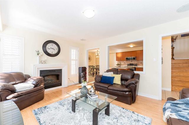 14 Peach Dr, House attached with 4 bedrooms, 4 bathrooms and 4 parking in Brampton ON | Image 9